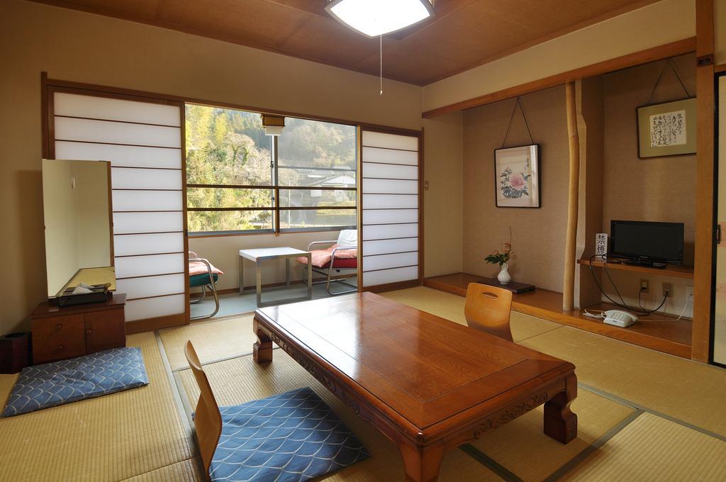 Отель Furuyu Onsen Oogiya Сага Экстерьер фото
